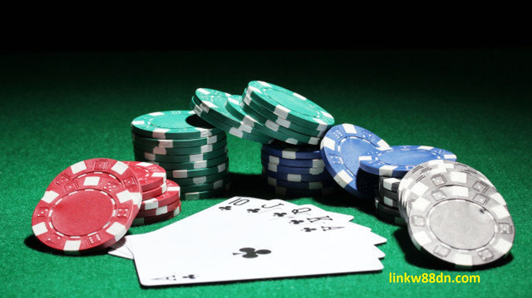 Kỹ thuật chơi bài rác trong Poker từ chia sẻ của các cao thủ